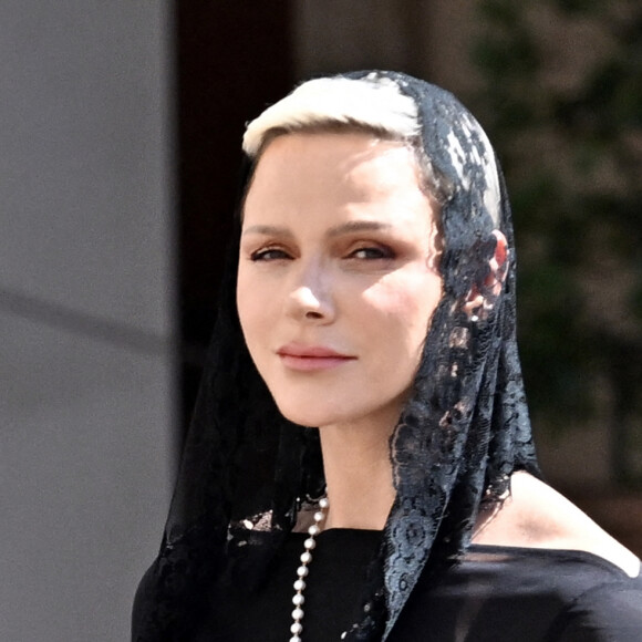Le prince Albert II de Monaco et la princesse Charlène de Monaco arrivent au Vatican pour un entretien privé avec le pape François, le 20 juillet 2022. © Avalon/Panoramic//Bestimage 