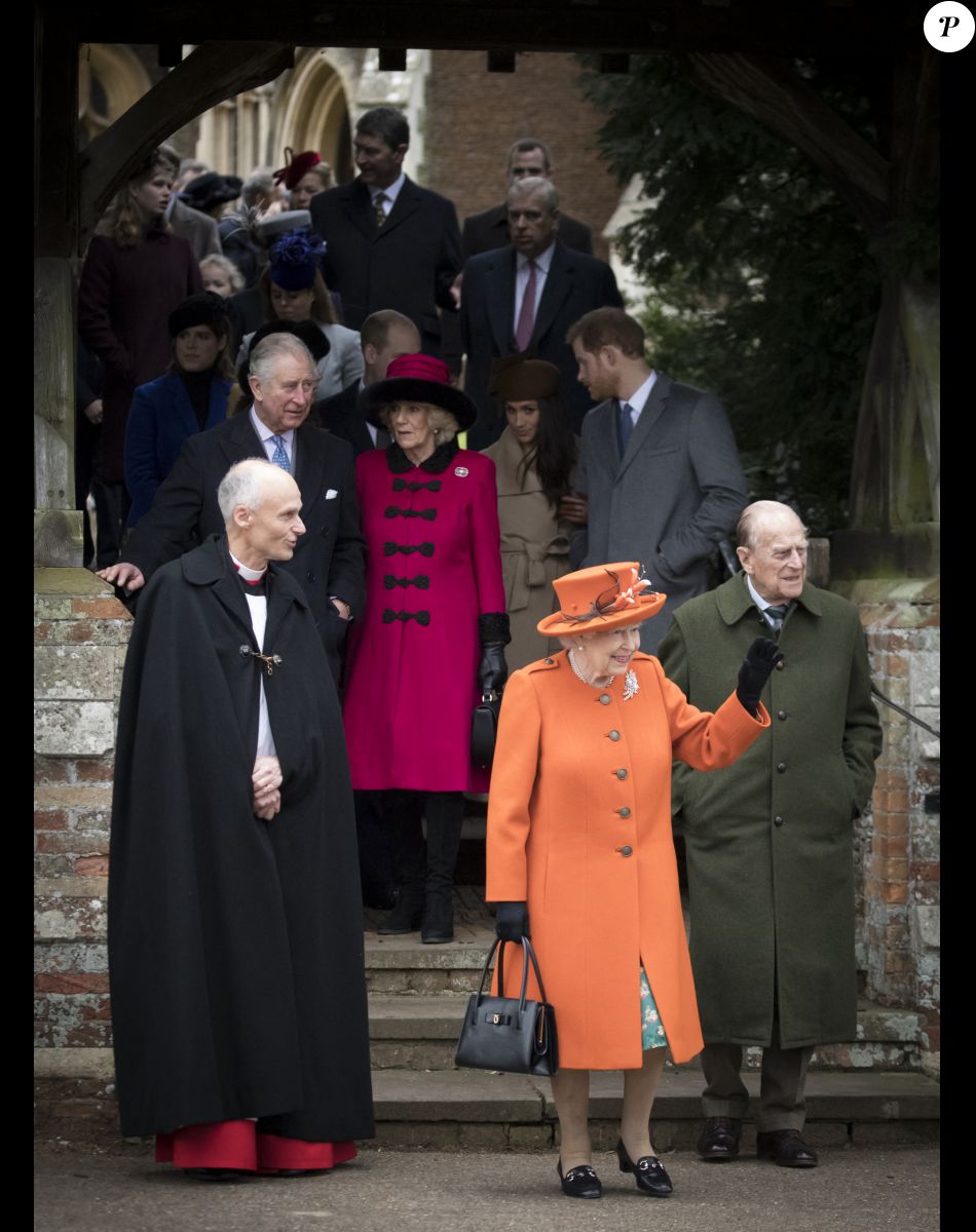 La reine Elisabeth II et le prince Philip, duc d'Edimbourg, le prince Charles et Camilla Parker Bowles la duchesse de Cornouailles, Meghan Markle et son fiancé le prince Harry - La famille royale d'Angleterre arrive à la messe de Noël à l'église Sainte-Marie-Madeleine à Sandringham, le 25 décembre 2017.