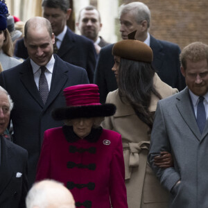 Le prince William, Catherine Kate Middleton la duchesse de Cambridge enceinte, Meghan Markle et son fiancé le prince Harry, le prince Charles et Camilla Parker Bowles, la duchesse de Cornouailles - La famille royale d'Angleterre arrive à la messe de Noël à l'église Sainte-Marie-Madeleine à Sandringham, le 25 décembre 2017. 