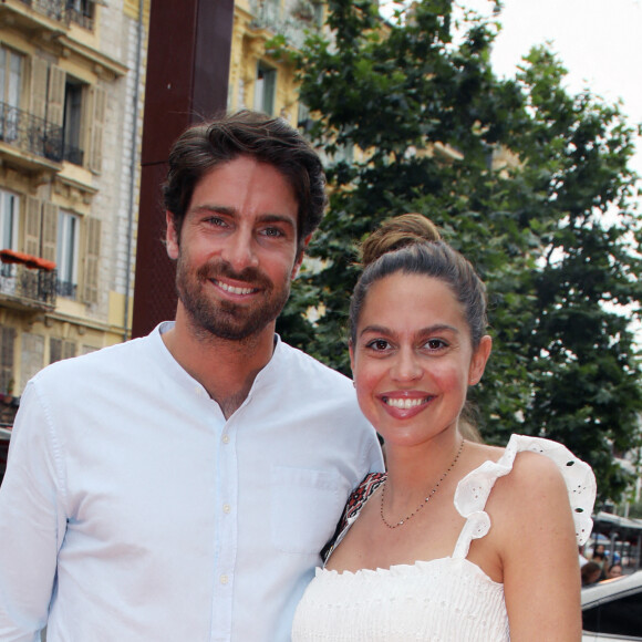 Tom Leeb et sa soeur Elsa Leeb (enceinte) à la première du film "Boite Noire" dans le cadre du Festival CINEROMAN au cinéma Pathé Gare du Sud à Nice, France, le 19 juin 2021. © Denis Guignebourg/Bestimage 