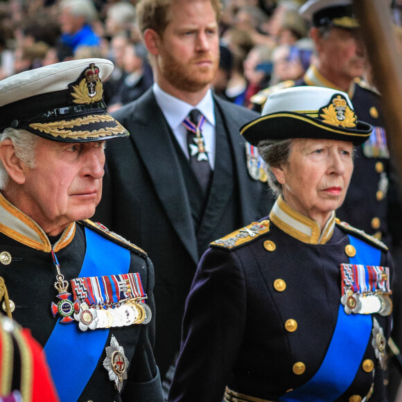 Le roi Charles III d'Angleterre, Le prince Harry, duc de Sussex et La princesse Anne - Funérailles nationales de la reine Elizabeth II à Londres, Royaume Uni, le 19 septembre 2022. © Avalon/panoramic/Bestimage