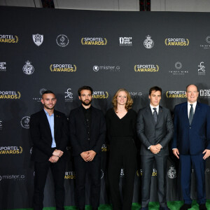 Steven da Costa, Louis Ducruet, le prince Albert II de Monaco, Alison Pineau, Matthieu Androdias, Hugo Boucheron et Charlotte Lembach (habillée en Christophe Guillarmé) durant la soirée de la 32ème édition des Sportel Awards 2021 au Grimaldi Forum à Monaco. Placé sous la présidence d'honneur du prince Albert II de Monaco, le Sportel Awards est avant tout une compétition internationale ayant pour but de récompenser les meilleures séquences sportives télévisuellle de l'année écoulée. © Bruno Bebert/Bestimage