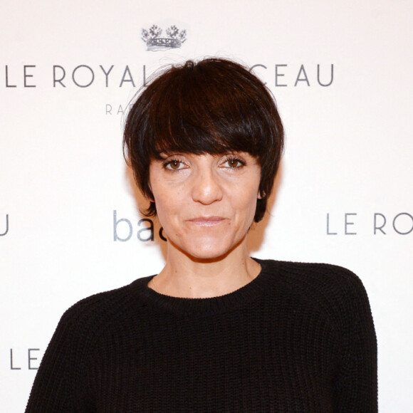 Exclusif - Florence Foresti lors de l'inauguration de la boutique Ba&Sh à l'hôtel Royal Monceau à Paris le 15 mars 2018. Pour la toute première fois, Ba&sh collabore avec Le Royal Monceau et imagine pour l'occasion un pop-up store inédit au sein du palace de la capitale. Deux entités aux univers respectifs qui se ressemblent, à la fois chics et parisiens. Audace, ambition et féminité ont été les maîtres mots dans l'élaboration de ce tout nouveau projet imaginé par Barbara et Sharon, fondatrices de la marque, qui souhaitaient également y apporter une dimension internationale en choisissant ce cadre exclusif. Au programme, la totalité des pièces de la collection printemps-été 2018 de la griffe mais aussi des lignes capsules ultra-inédites en édition limitée vendues uniquement au Royal Monceau, le tout niché dans un espace chaleureux et boisé. Une nouvelle adresse éphémère à découvrir dès maintenant, pour une durée de 6 mois. © Rachid Bellak / Bestimage 