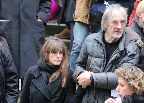 Andrew Birkin - Sortie des obsèques de Kate Barry en l'église Saint-Roch à Paris. Le 19 décembre 2013.