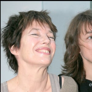 Jane Birkin, co-égérie de la saison avec sa fille Kate Barry, photographe - Soirée de lancement des collections hiver 2007 de La Redoute à Paris.