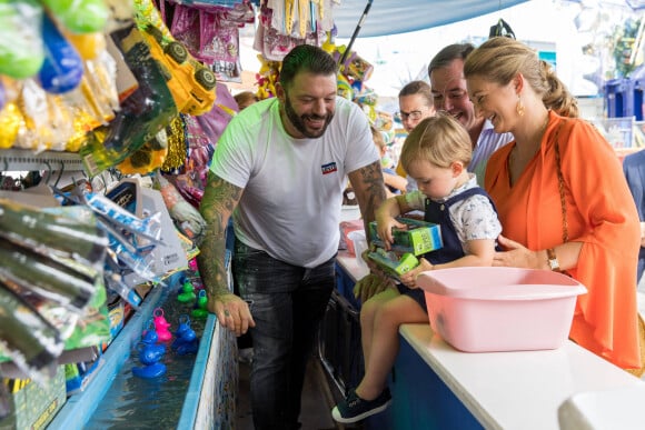 Le prince Guillaume, grand-duc héritier de Luxembourg, la comtesse Stéphanie de Lannoy, grande-duchesse héritière de Luxembourg et le prince Charles visitent la traditionnelle fête foraine luxembourgeoise Schueberfouer à Luxembourg, Luxembourg, le 6 septembre 2022 