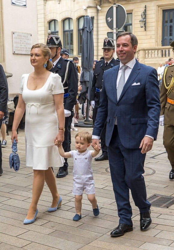 Le prince Guillaume, grand-duc héritier de Luxembourg, La comtesse Stéphanie de Lannoy, grande-duchesse héritière de Luxembourg, le prince Charles - - La famille royale de Luxembourg assiste à la procession de l'Ocatve à Luxembourg, le 22 mai 2022. 