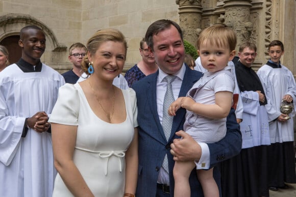 Le prince Guillaume, grand-duc héritier de Luxembourg, La comtesse Stéphanie de Lannoy, grande-duchesse héritière de Luxembourg, le prince Charles - - La famille royale de Luxembourg assiste à la procession de l'Ocatve à Luxembourg, le 22 mai 2022. 