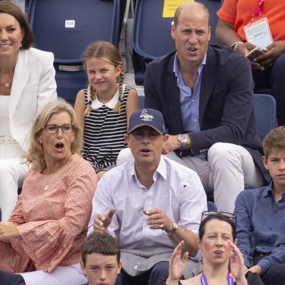 Sophie Rhys-Jones, comtesse de Wessex, le prince Edward, comte de Wessex, le prince William, duc de Cambridge, Catherine (Kate) Middleton, duchesse de Cambridge et la princesse Charlotte lors des Jeux du Commonwealth à Birmingham, le 2 août 2022.