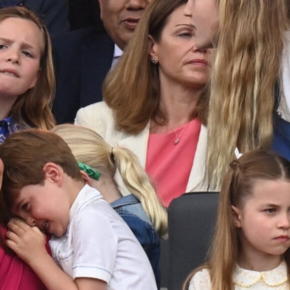 Kate Catherine Middleton, duchesse de Cambridge, le prince Louis, la princesse Charlotte, Mia Tindall - La famille royale d'Angleterre lors de la parade devant le palais de Buckingham, à l'occasion du jubilé de la reine d'Angleterre. le 5 juin 2022