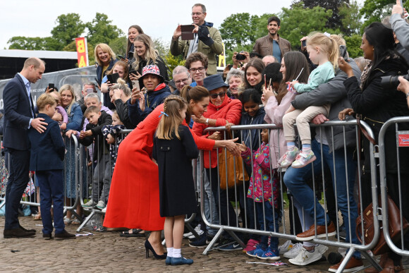 Le prince William, duc de Cambridge, et la princesse Charlotte de Cambridge en visite au château de Cardiff, Royaume Uni, le 4 juin 2022, à l'occasion du jubilé de platine de la reine d'Angleterre. 