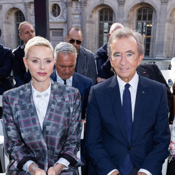 La princesse Charlène de Monaco et Bernard Arnault - Front Row au défilé Louis Vuitton Collection Femme Prêt-à-porter Printemps/Eté 2023 lors de la Fashion Week de Paris (PFW), France, le 4 octobre 2022. © Olivier Borde/Bestimage 