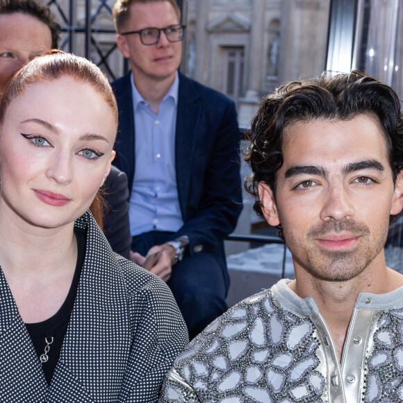 Joe Jonas et sa femme Sophie Turner - Front Row au défilé Louis Vuitton Collection Femme Prêt-à-porter Printemps/Eté 2023 lors de la Fashion Week de Paris (PFW), France, le 4 octobre 2022. © Olivier Borde/Bestimage 