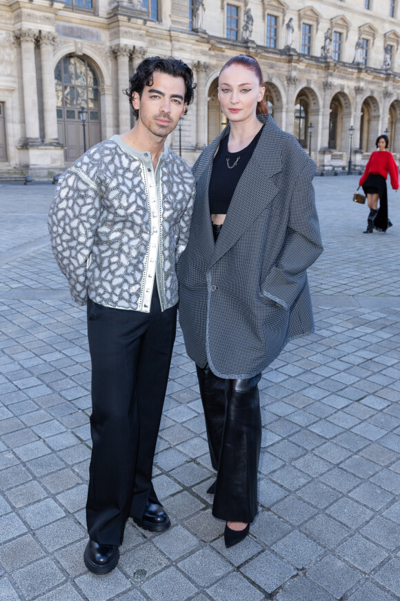 Joe Jonas et sa femme Sophie Turner - Front Row au défilé Louis Vuitton Collection Femme Prêt-à-porter Printemps/Eté 2023 lors de la Fashion Week de Paris (PFW), France, le 4 octobre 2022. © Olivier Borde/Bestimage 
