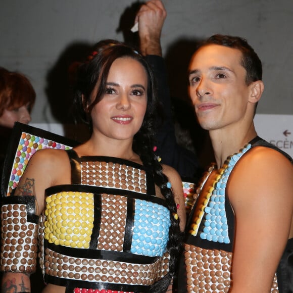 Alizée et son mari Grégoire Lyonnet - Backstage du défilé du 21ème salon du chocolat à la porte de Versailles à Paris le 27 octobre 2015. © CVS / Bestimage