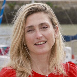 Julie Gayet - Photocall de "L'histoire de Annette Zelman" lors de la 24e édition du Festival de la Fiction TV de La Rochelle. Le 14 septembre 2022. © Christophe Aubert via Bestimage