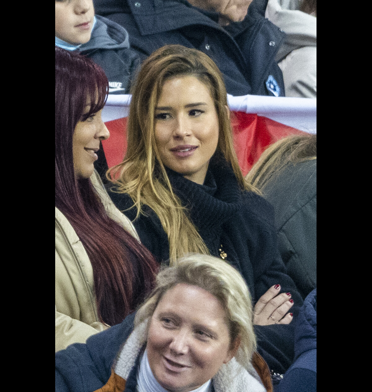 Photo : Chloé de Launay dans les tribunes lors du match de football de