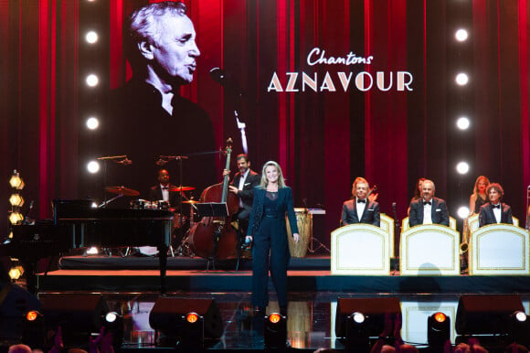 Sheila - Enregistrement de l'émission "Chantons Aznavour" aux Folies Bergère à Paris, diffusée le 10 décembre à 21h05 sur France 3  © Pierre Perusseau / Bestimage 
