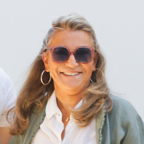 Sheila - Arrivées à l'enregistrement de l'émission "Vivement Dimanche" au Studio Gabriel à Paris, présentée par M.Drucker et diffusée le 4 septembre, de 13h30 à 15h, sur France 3 © Christophe Clovis / Bestimage