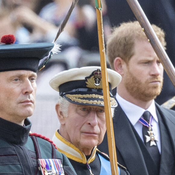 Le roi Charles III d'Angleterre, Le prince Harry, duc de Sussex - Arrivées au service funéraire à l'Abbaye de Westminster pour les funérailles d'Etat de la reine Elizabeth II d'Angleterre. Le sermon est délivré par l'archevêque de Canterbury Justin Welby (chef spirituel de l'Eglise anglicane) au côté du doyen de Westminster David Hoyle. Londres, le 19 septembre 2022 © Moreau / Jacovides / Bestimage 
