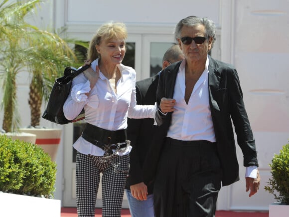 Arielle Dombasle et son mari Bernard-Henri Lévy à l'Agora pendant le 69e festival international du film de Cannes le 21 mai 2016. © Pierre Perusseau / Bestimage 