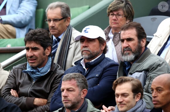 Joël, Jean-Marie et Eric Cantona Cantona dans les tribunes des internationaux de France de Roland Garros à Paris le 3 juin 2016. © Dominique Jacovides / Bestimage