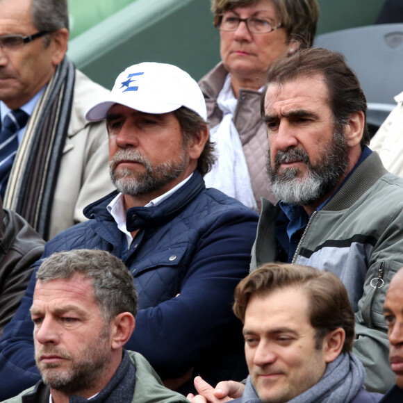 Joël, Jean-Marie et Eric Cantona Cantona dans les tribunes des internationaux de France de Roland Garros à Paris le 3 juin 2016. © Dominique Jacovides / Bestimage