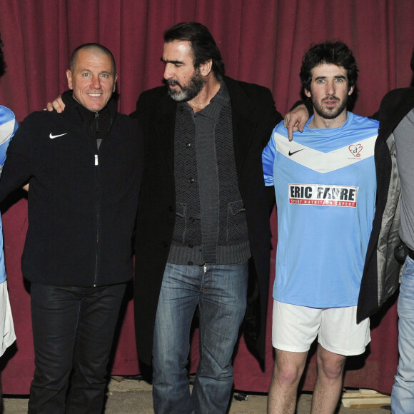 De gauche a droite, Joel Cantona, Pascal Olmeta, Eric Cantona, son fils Raphael et Jean Marie Cantona participent au 3eme Monaco Beach Soccer Show a Monaco le 9 fevrier 2013.