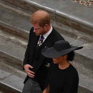 Le prince Harry, duc de Sussex et Meghan Markle, duchesse de Sussex - Service funéraire à l'Abbaye de Westminster pour les funérailles d'Etat de la reine Elizabeth II d'Angleterre. Le sermon est délivré par l'archevêque de Canterbury Justin Welby (chef spirituel de l'Eglise anglicane) au côté du doyen de Westminster David Hoyle. Londres, le 19 septembre 2022. © Gareth Fuller / Bestimage 