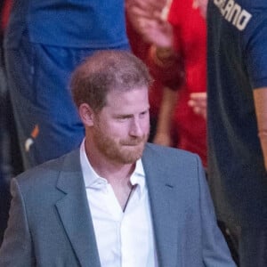 Le prince Harry et Meghan Markle lors de la cérémonie d'ouverture des Invictus Games 2020 à La Haye, le 16 avril 2022. 