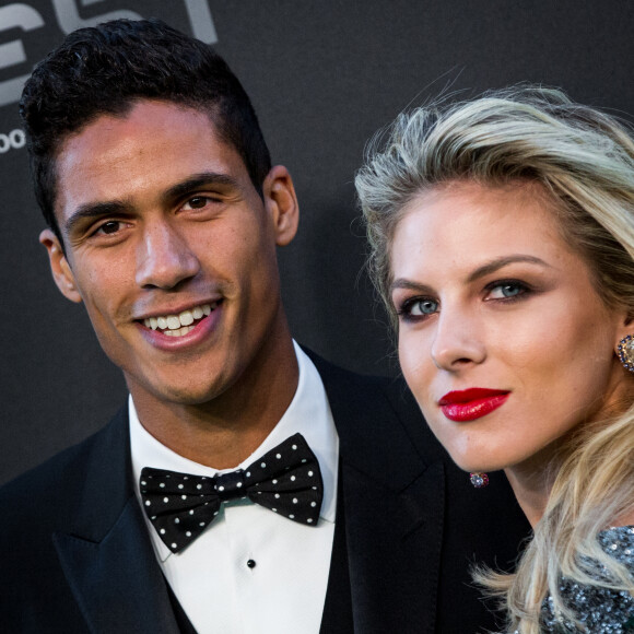 Raphaël Varane et sa femme Camille Tytgat - Les célébrités arrivent à la cérémonie des Trophées Fifa 2018 au Royal Festival Hall à Londres, Royaume Uni, le 25 septembre 2018. © Cyril Moreau/Bestimage