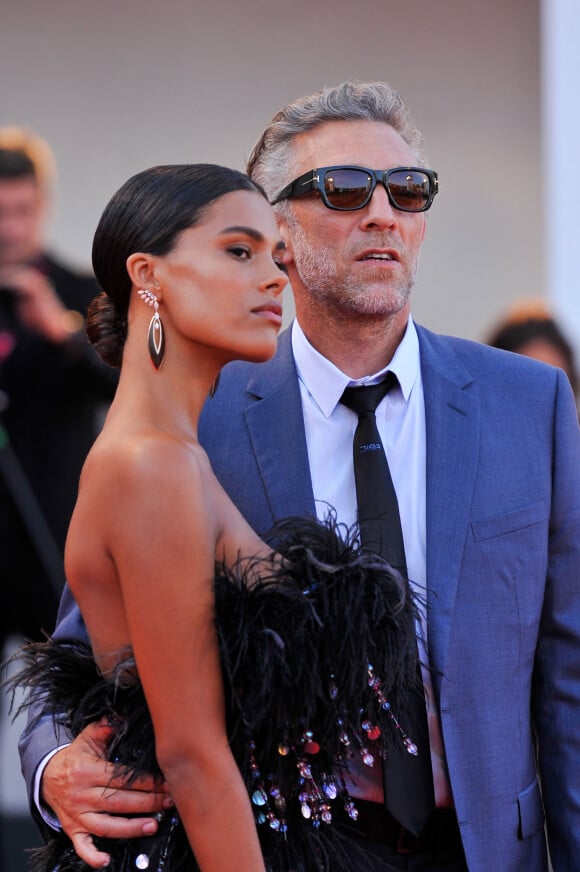 Vincent Cassel et sa femme Tina Kunakey - Red carpet du film "J'accuse" lors du 76ème Festival du Film de Venise, la Mostra à Venise en Italie