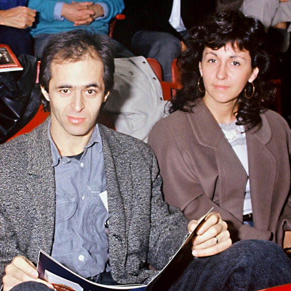 Jean-Jacques Goldman a été marié avec Catherine Morlet, une relation qu'il a tenté de préserver du star-system. Le couple discret a eu trois enfants.