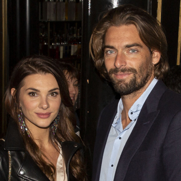 Camille Lacourt et sa compagne Alice Detollenaere (Miss Bourgogne) dans les tribunes lors du match de championnat de Ligue 1 Conforama opposant le Paris Saint-Germain (PSG) aux Girondins de Bordeaux au Parc des Princes à Paris, France. © Cyril Moreau/Bestimage 