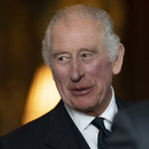 Le roi Charles III d'Angleterre et Camilla Parker Bowles, reine consort d'Angleterre, organisent une réception pour célébrer les communautés sud-asiatiques britanniques, au palais de Holyroodhouse à Édimbourg (Ecosse), le 3 octobre 2022. 