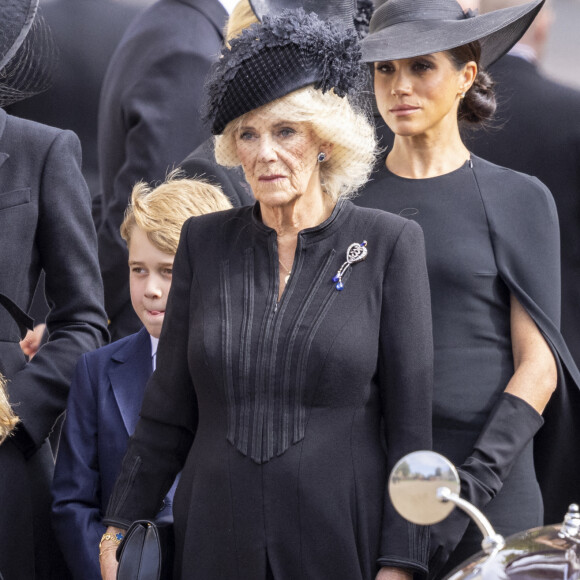 La princesse Charlotte, Kate Catherine Middleton, princesse de Galles, la reine consort Camilla Parker Bowles, Meghan Markle, duchesse de Sussex - Procession du cercueil de la reine Elizabeth II d'Angleterre de l'Abbaye de Westminster à Wellington Arch à Hyde Park Corner. Le 19 septembre 2022. 