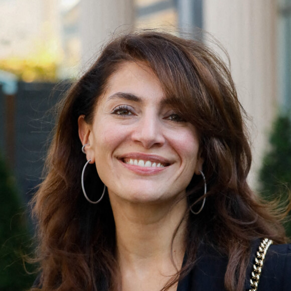 Caterina Murino - Arrivées à l'enregistrement de l'émission "Vivement dimanche" qui sera diffusée le 23 octobre 2022 sur France 3 au Studio Gabriel à Paris, France, le 19 octobre 2022. © Christophe Clovis / Bestimage