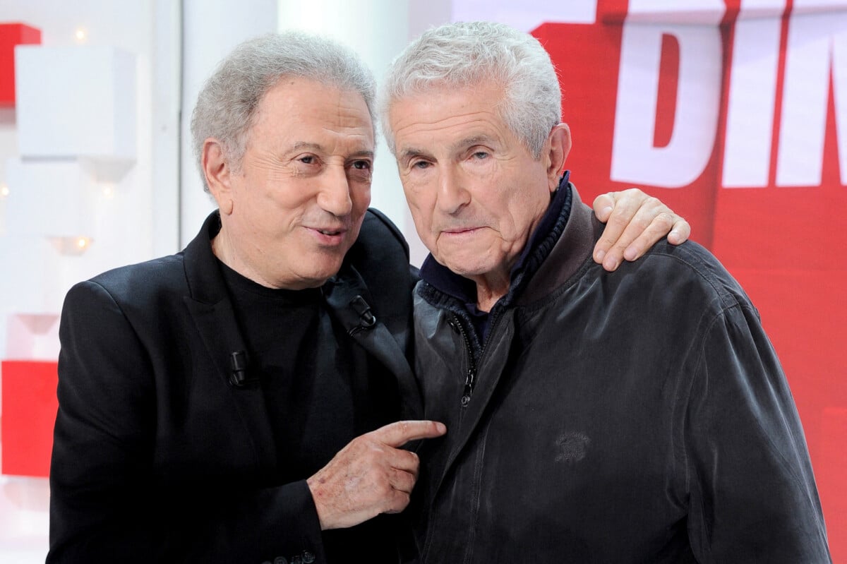 Photo : Exclusif - Michel Drucker et Claude Lelouch - Enregistrement de  l'émission "Vivement dimanche" au studio Gabriel, présentée par M.Drucker,  diffusée sur France 3 le 23 octobre 2022. © Guillaume Gaffiot / Bestimage -  Purepeople