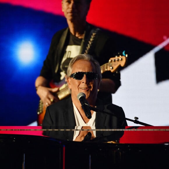 Exclusif - Gilbert Montagné - Enregistrement de l'émission "Le Bal du 14 Juillet" dans les Arènes de Nîmes, diffusée sur TF1. Le 7 juin 2018 © Bruno Bebert / Bestimage 