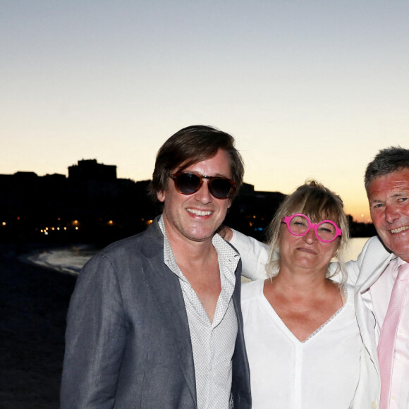 Exclusif - Thomas Dutronc, Christine Bravo et Stéphane Bachot - Soirée du mariage de Christine Bravo et Stéphane Bachot sur la plage du restaurant Marinella à l'Ile Rousse en Corse le 11 Juin 2022 © Dominique Jacovides / Bestimage