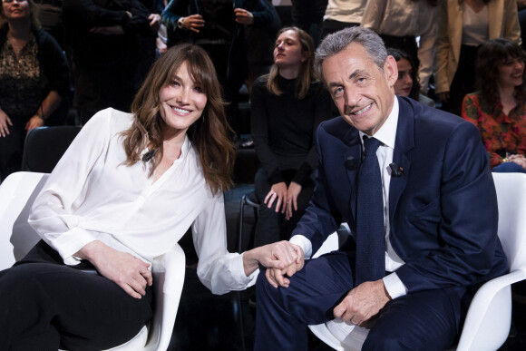 Carla Bruni Sarkozy et son mari Nicolas Sarkozy - Enregistrement de l'émission "Le Grand Echiquier", diffusée le 1er juillet sur France 2. Le 21 mars 2022 © Cyril Moreau / Bestimage. 
