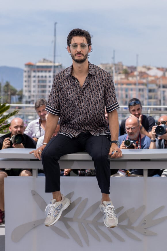 Pierre Niney au photocall de "Mascarade" lors du 75ème Festival International du Film de Cannes, le 28 mai 2022. © Olivier Borde / Bestimage.
