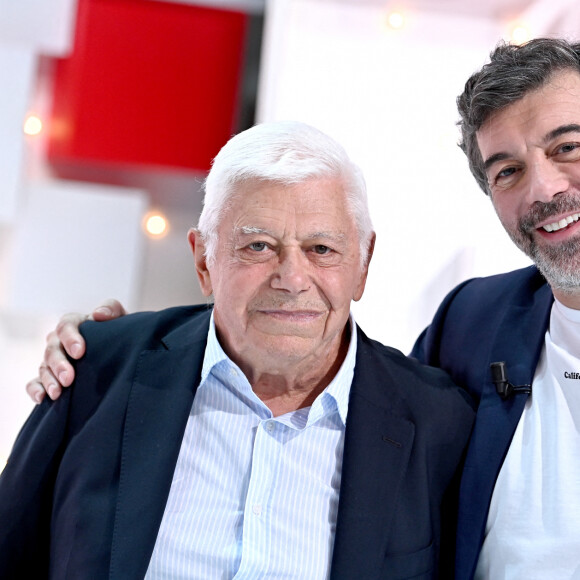 Stéphane Plaza et son père Raymond Plaza - Enregistrement de l'émission "Vivement Dimanche", présentée par M.Drucker sur France 2 © Guillaume Gaffiot / Bestimage.