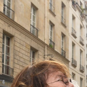 Jane Birkin et Bambou lors du lancement officiel de l'association Serge Gainsbourg au cabaret Don Camilo à Paris, le 2 avril 2017. © Guirec Coadic/Bestimage