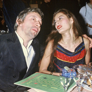 Archives - Serge Gainsbourg et sa femme Bambou à la soirée d'ouverture du Casino d'Enghien les bains.
