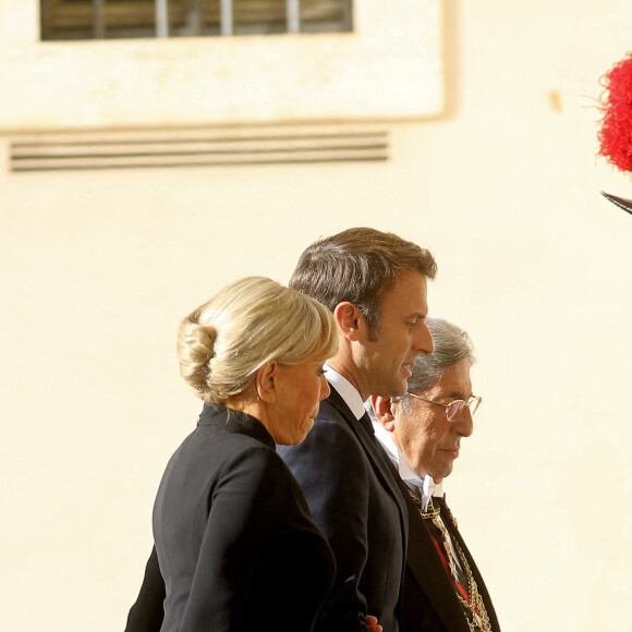 Brigitte Macron a accompagné son mari le président de la République Emmanuel Macron lors de sa visite à la Cité du Vatican pour une Audience avec Sa Sainteté le Pape François le 24 octobre 2022