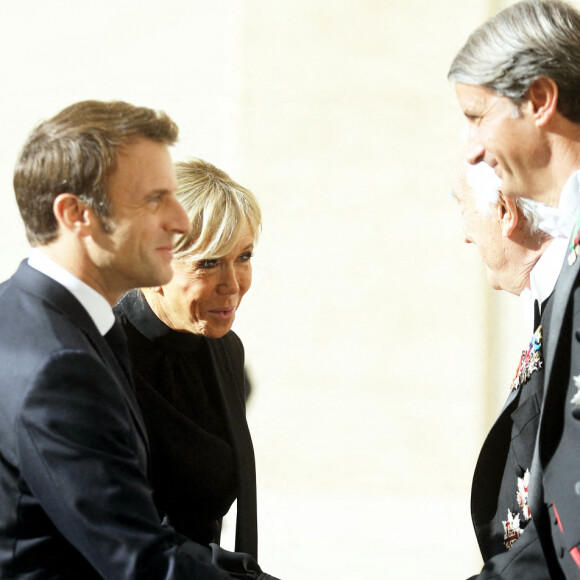 Brigitte Macron a accompagné son mari le président de la République Emmanuel Macron lors de sa visite à la Cité du Vatican pour une Audience avec Sa Sainteté le Pape François le 24 octobre 2022