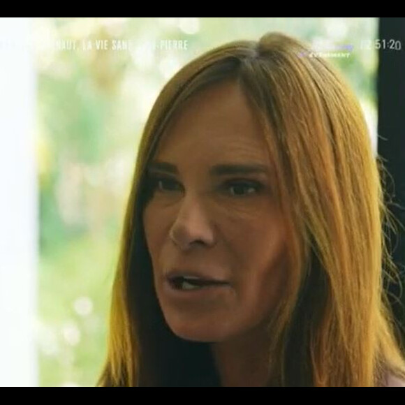 Nathalie Marquay dévoile son tatouage en hommage à Jean-Pierre Pernaut dans "50 Minutes Inside", le 15 octobre 2022, sur TF1