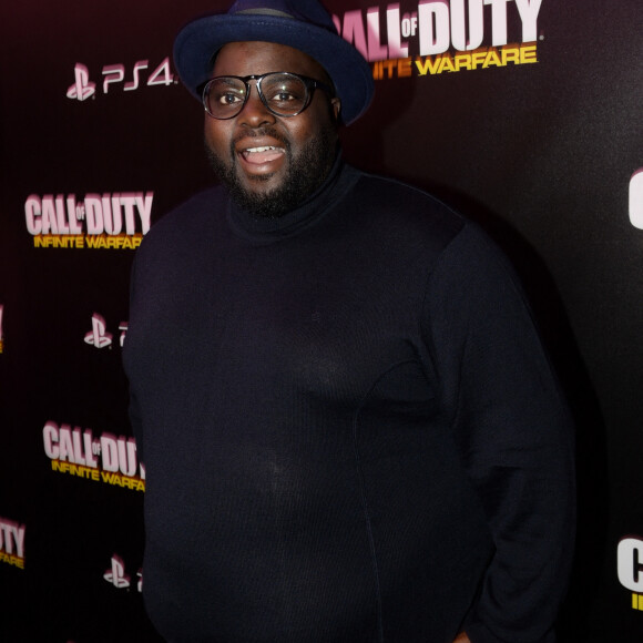 Issa Doumbia - Soirée de lancement du jeux "Call of Duty : Infinite Warfare" à Paris le 3 novembre 2016. © Rachid Bellak/Bestimage