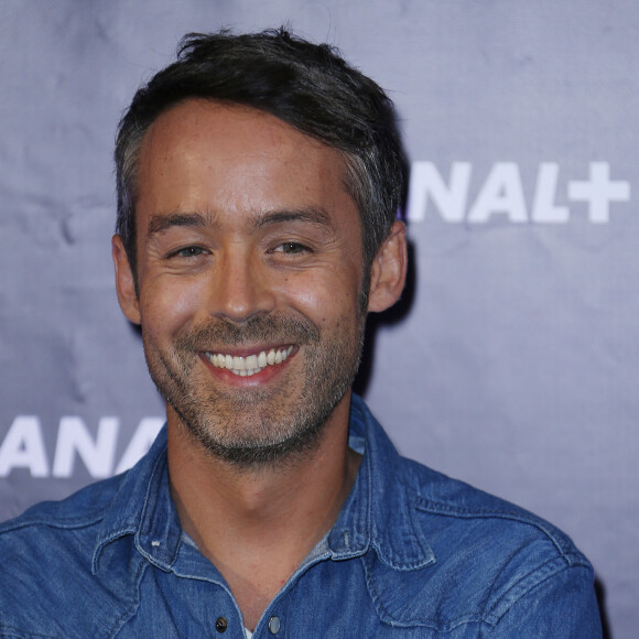 En France, à Paris, Yann Barthès lors de la conférence de presse de rentrée 2013-2014 de Canal+ à l'Electric Club le 28 août 2013.